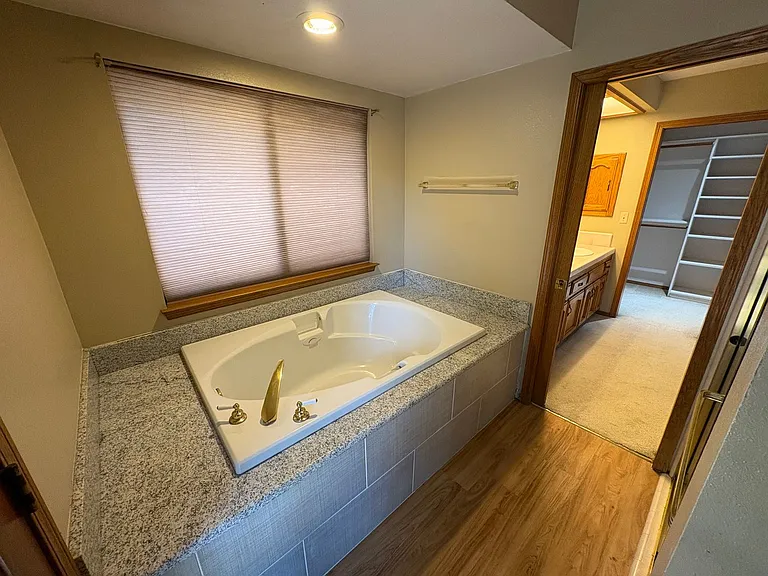 605 E Babcock Ave — Photo 7