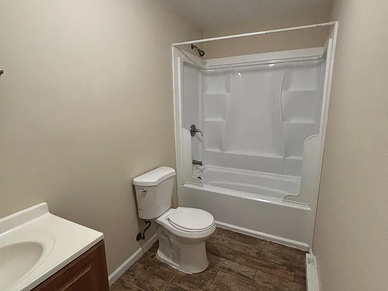 1121 Woodcrest Ave — Photo 13