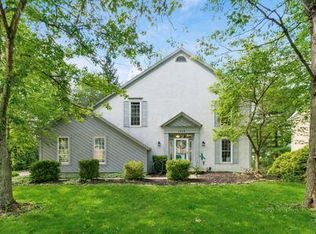 1003 Cross Country Dr, Columbus, OH 43235