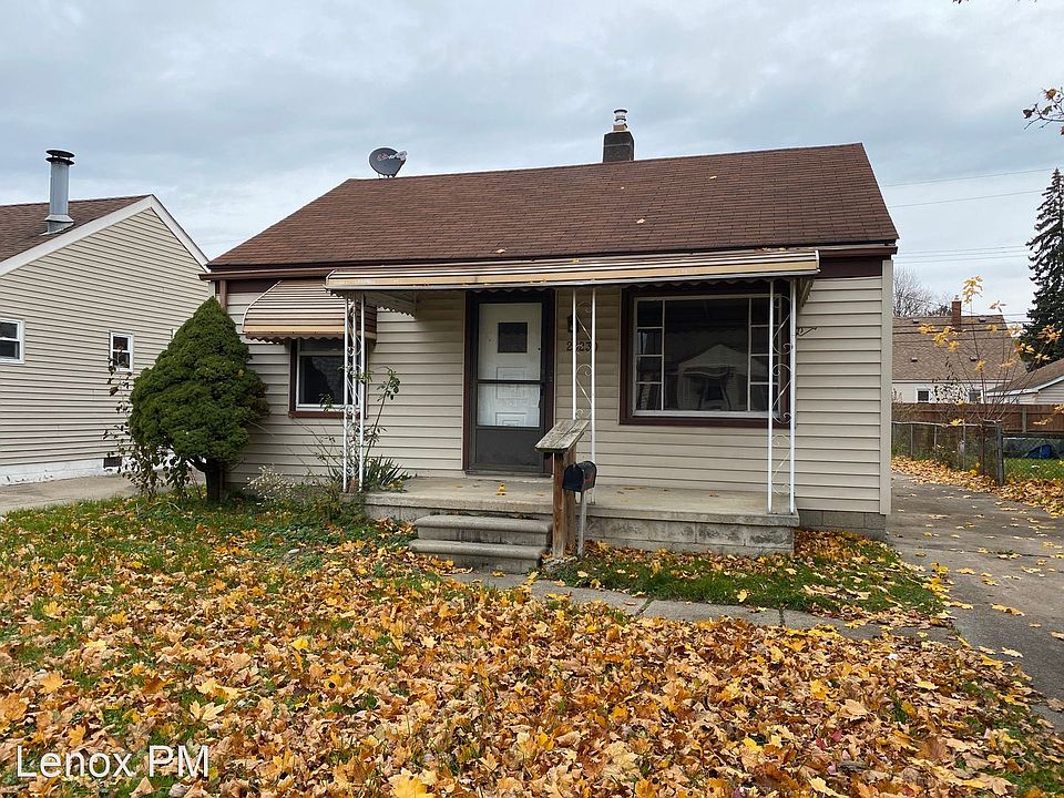 1st image of 28230 Essex St