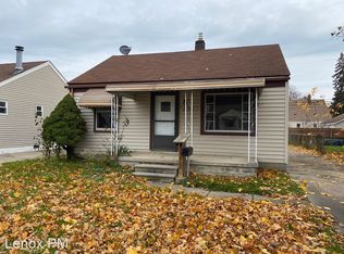 28230 Essex St, Roseville, MI 48066
