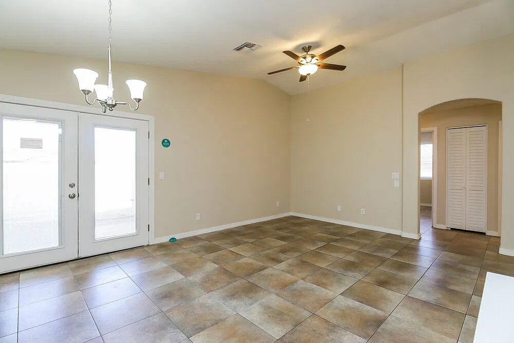 3 bed, 2.0 bath, 1342 sqft, $1,925 — Photo 4
