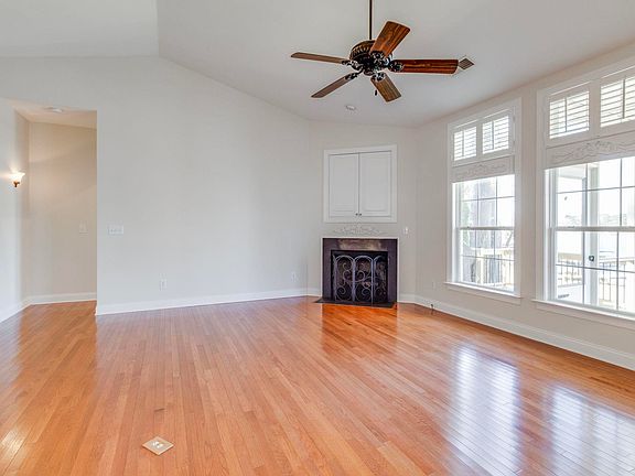 4th image of 192 Palm St