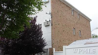 2nd image of 1909 Gildersleeve Ave