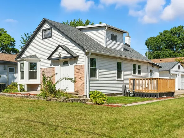 10 N Channel Dr, Round Lake Beach, IL 60073