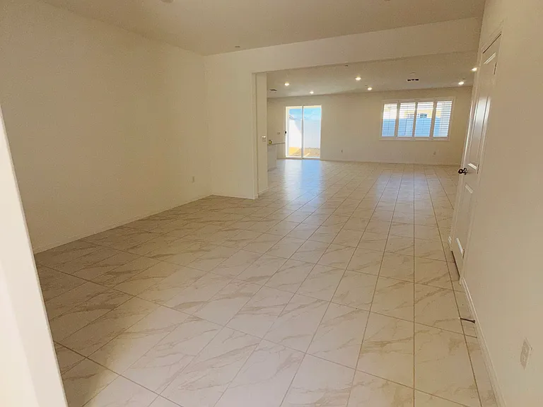 39171 Quixote Ct — Photo 2