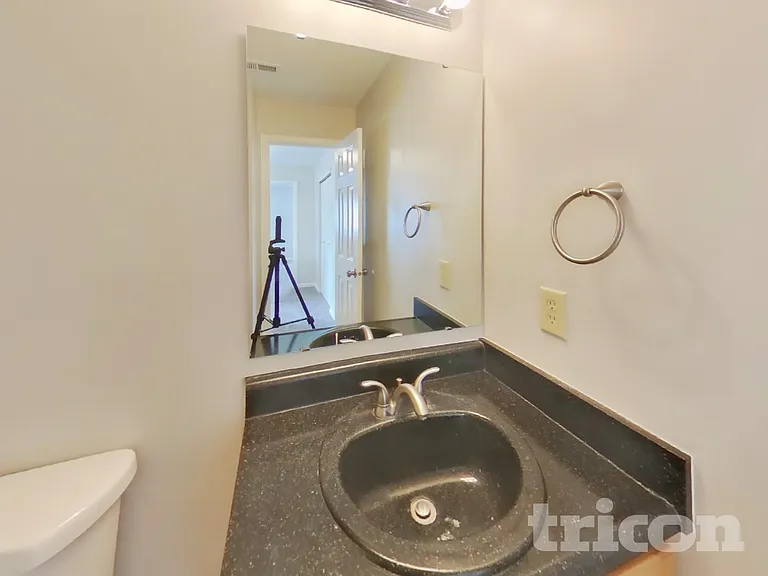 569 Stobus Dr — Photo 12