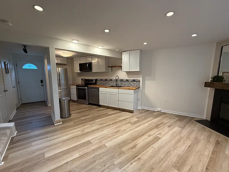 11289 Silentwood Ln — Photo 2
