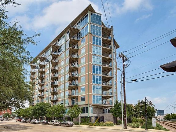 2nd image of 1001 Belleview St #105