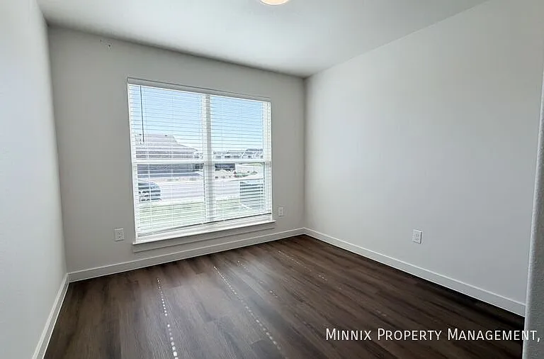 2304 Corpus Ave — Photo 11