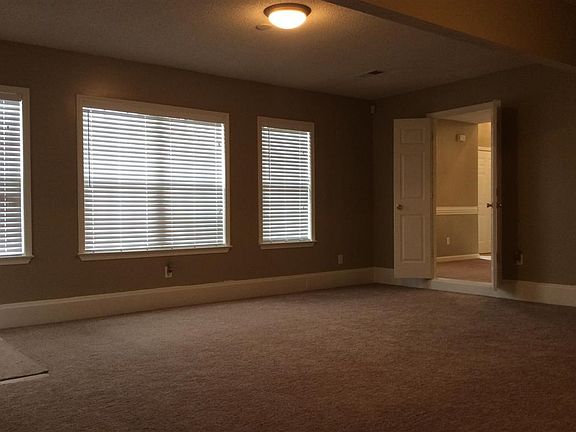 4th image of 8292 Crimson Creek Dr