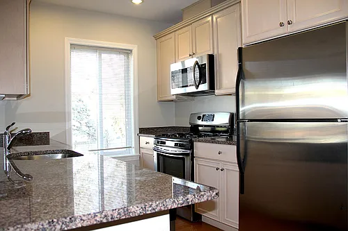 1522 Vfw Pkwy #404 Photo 1
