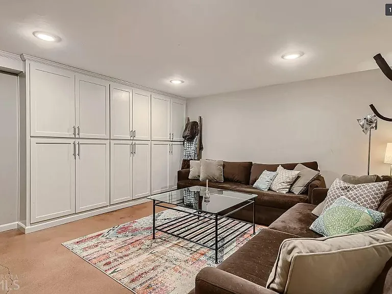 2208 Queen Anne Ct — Photo 4