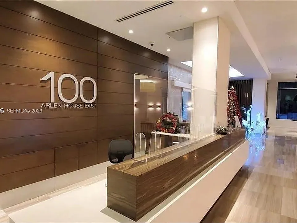 100 Bayview Dr #310