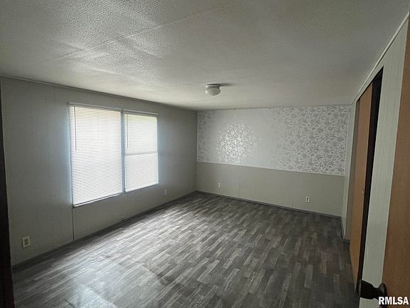 4th image of 2800 Ridge Ave #127