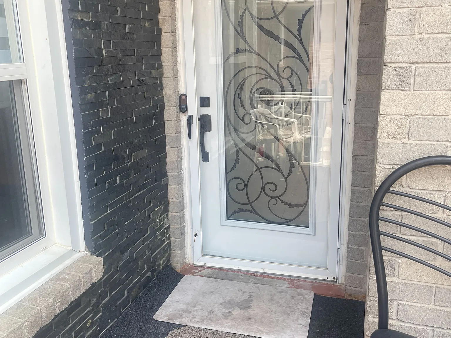 3 bed, $2,700 — Photo 2