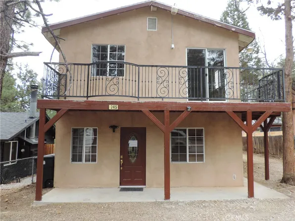 745 Sunset Ln, Sugarloaf, CA 92386