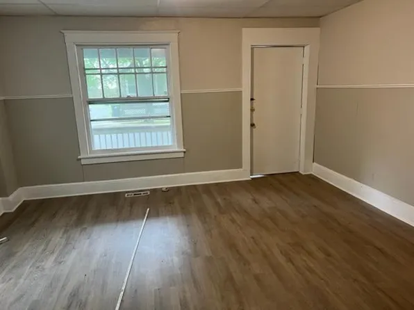89 N 2nd St, Stroudsburg, PA 18360