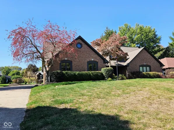 302 Lake Dr, Greenwood, IN 46142