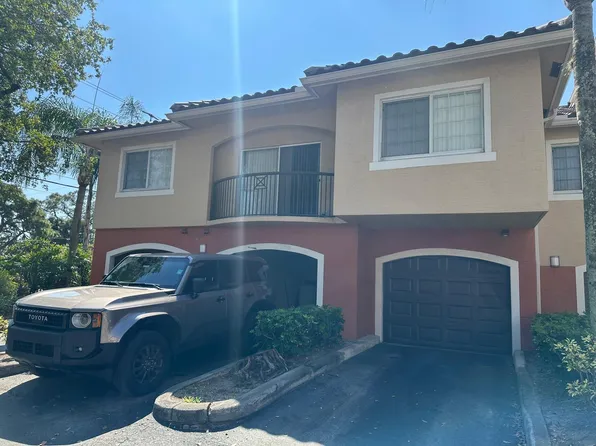 4197 N Haverhill Rd APT 215, West Palm Beach, FL 33417