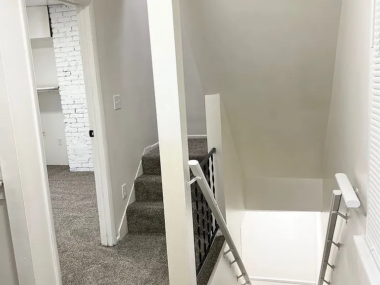 207 Wilbur St — Photo 12
