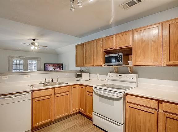 5th image of 102 Bellair Dr