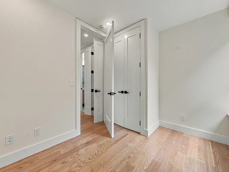 2600 Amsterdam Ave #4J — Photo 7