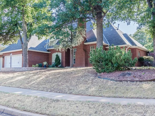2209 Wildwood Ter, Edmond, OK 73034