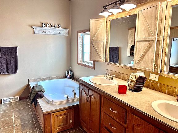 Master bathroom 