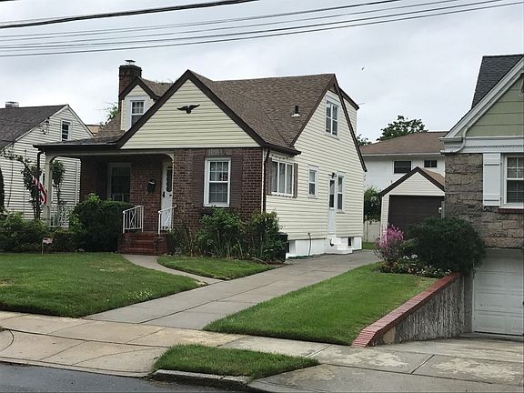 3rd image of 17 Woods Ave