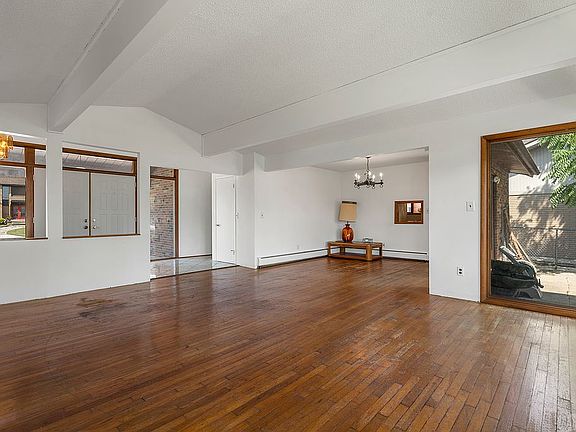 4th image of 31155 San Juan St