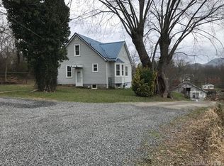 24 Locust St, Canton, NC 28716