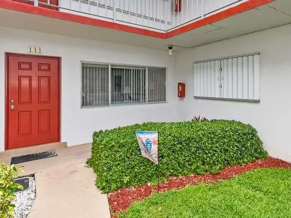 3362 Cynthia Ln, Lake Worth, FL