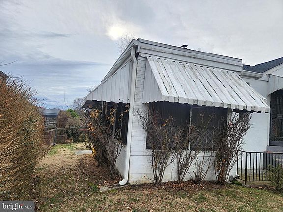 3rd image of 5023 Addison Rd