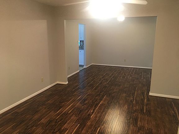 2nd image of 10507 Twin Oak Dr