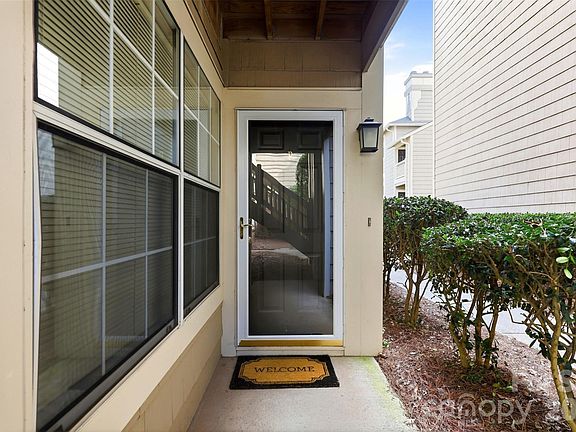 3rd image of 5007 Sharon Rd Unit P