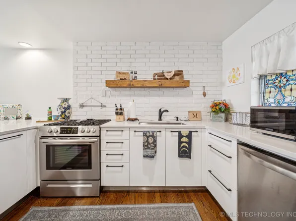 1107 E 45th Pl APT 15, Tulsa, OK 74105