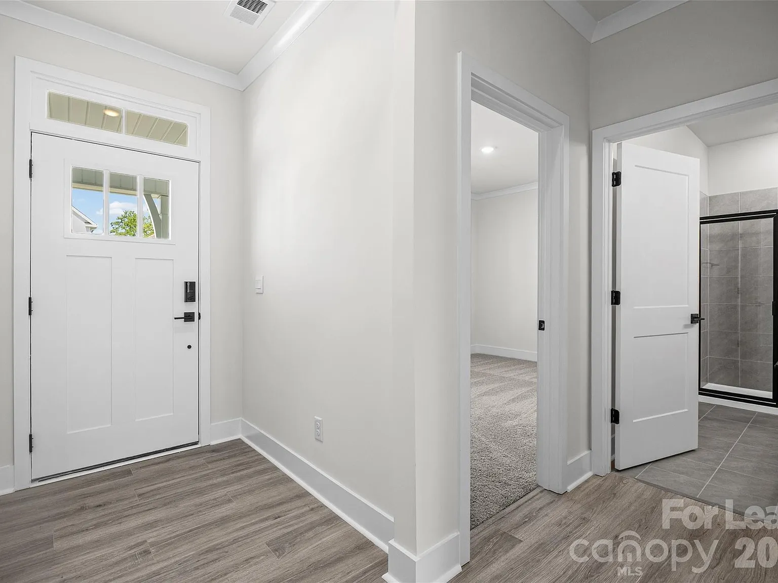 4 bed, 4.0 bath, 2469 sqft, $2,900 — Photo 3