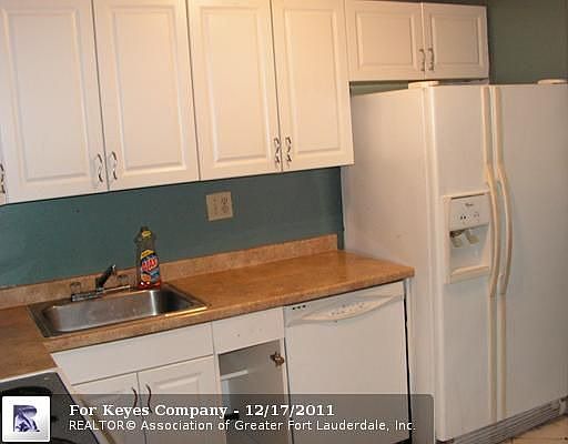 3rd image of 511 Gardens Dr APT 102