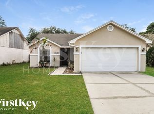 1807 Greenwood Valley Dr, Plant City, FL 33563