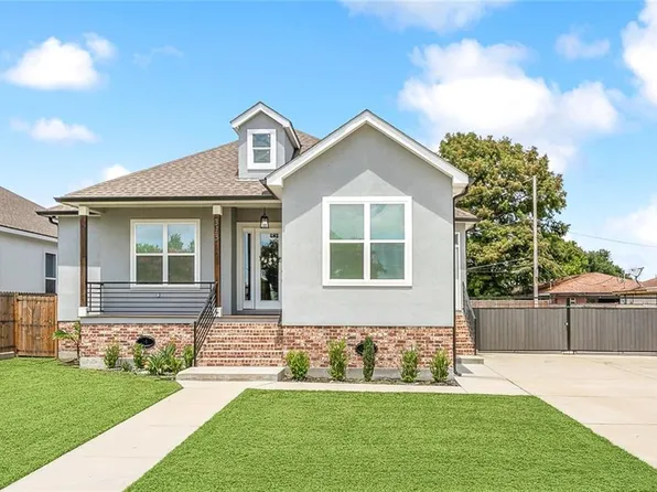 313 Mink Dr, Arabi, LA 70032