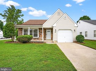 402 Paradise Rd, Williamstown, NJ 08094