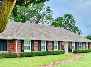 210 E Branche St, Rayne, LA 70578