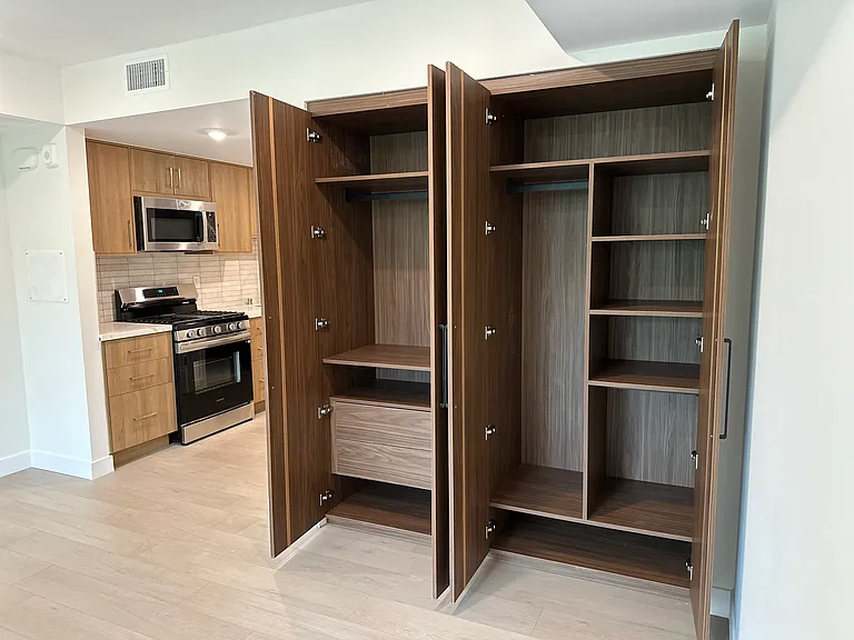 941 N Martel Ave #102 — Photo 56