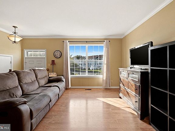 4th image of 503 Radford Ter NE