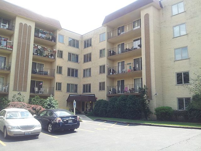 1st image of 6433 W Belle Plaine Ave APT 501