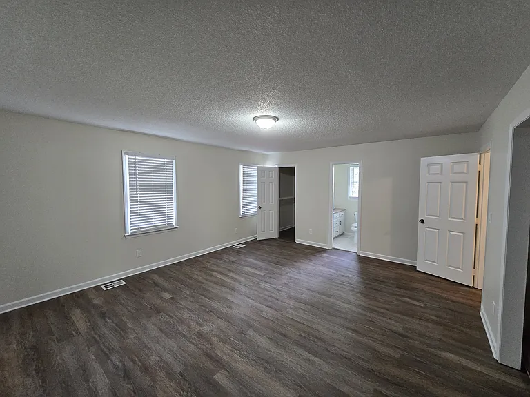 4015 Stone Creek Cir — Photo 5