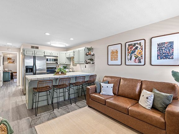 2nd image of 1845 W Canyon View Dr APT 1626