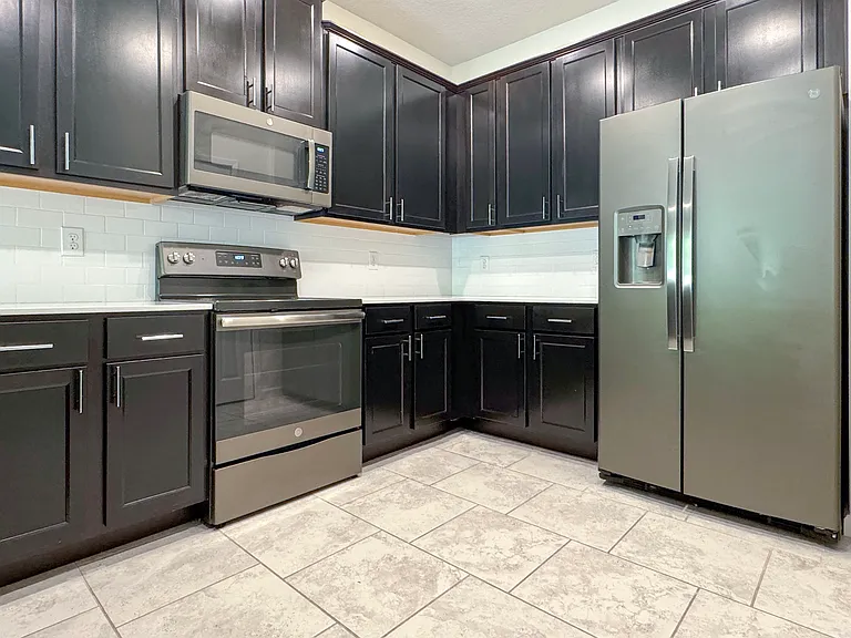 10022 Red Eagle Dr — Photo 3