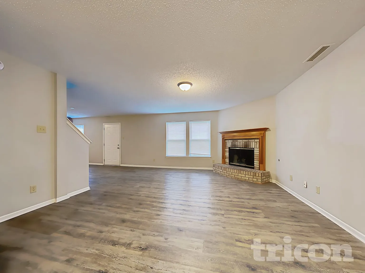 6725 Earlswood Drive Indianapolis IN — Photo 2